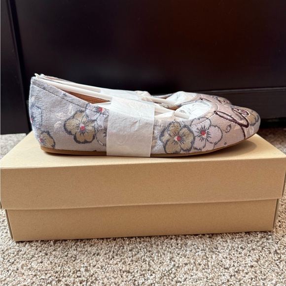 Ellen Degeneres Flower print flats new - Picture 4 of 8